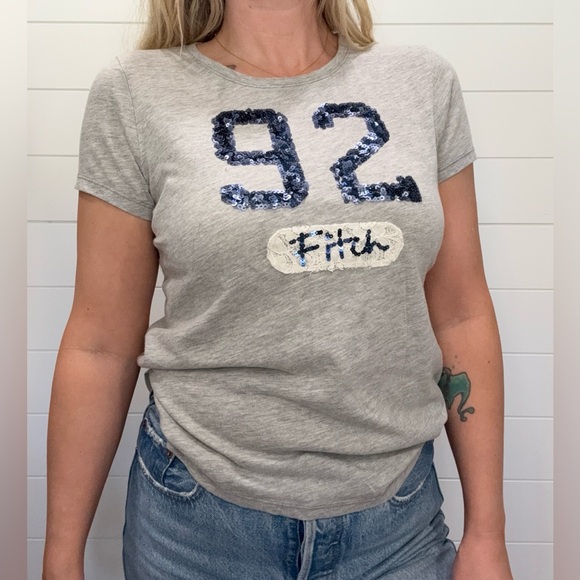 Abercrombie & Fitch Heather Gray Tee - Picture 1 of 5